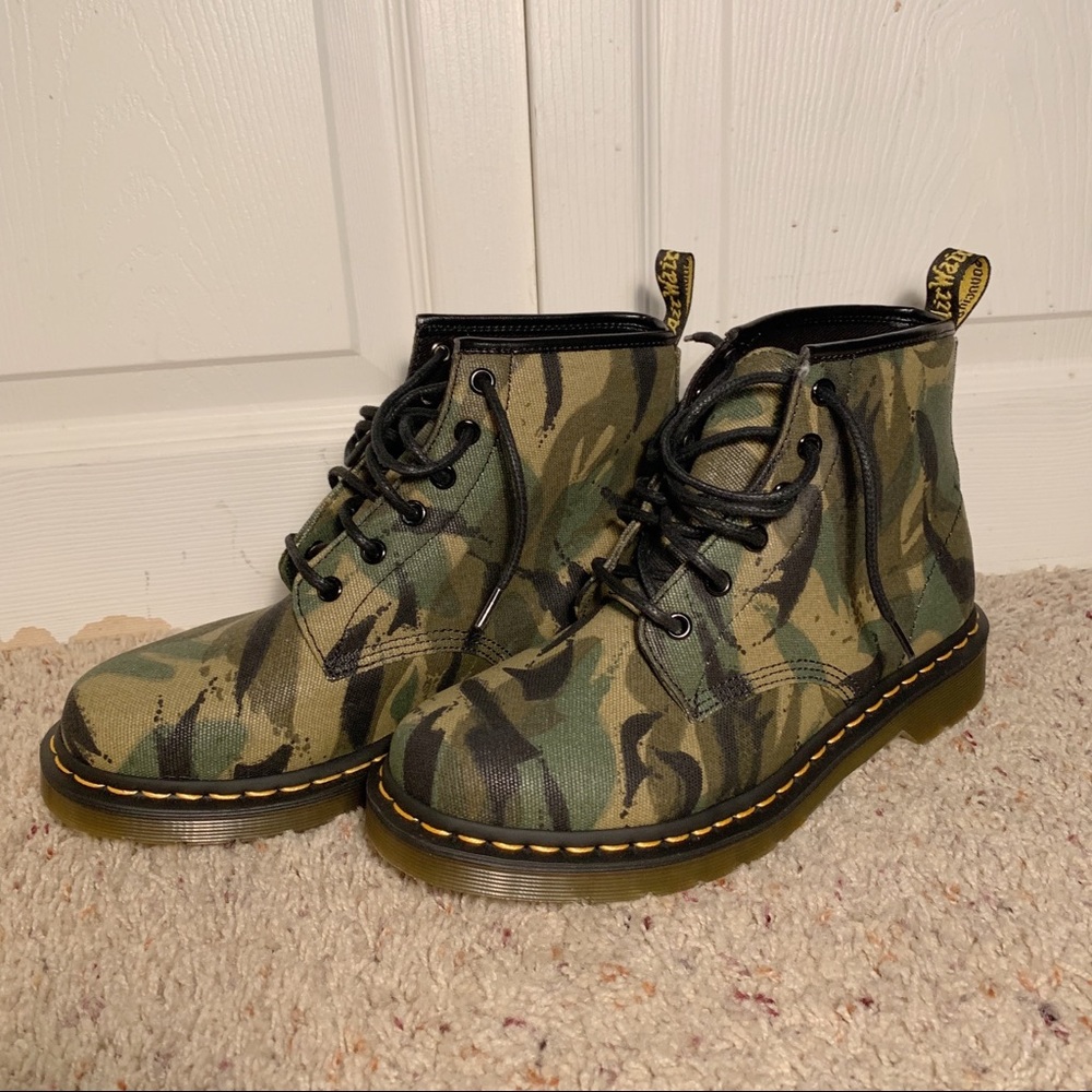 Camouflage Dr. Marten Boots